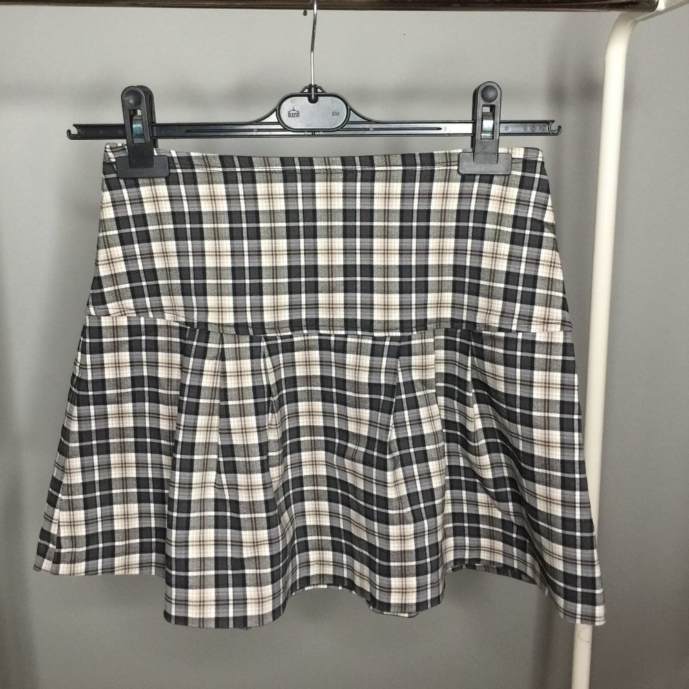 Charlotte Russe Plaid Pleated mini skirt